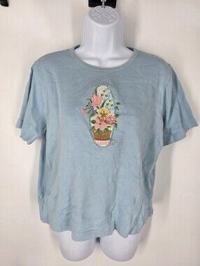 Longaberger Homestead Embroidered Floral Basket T-Shirt M Blue Crew Neck Cottage